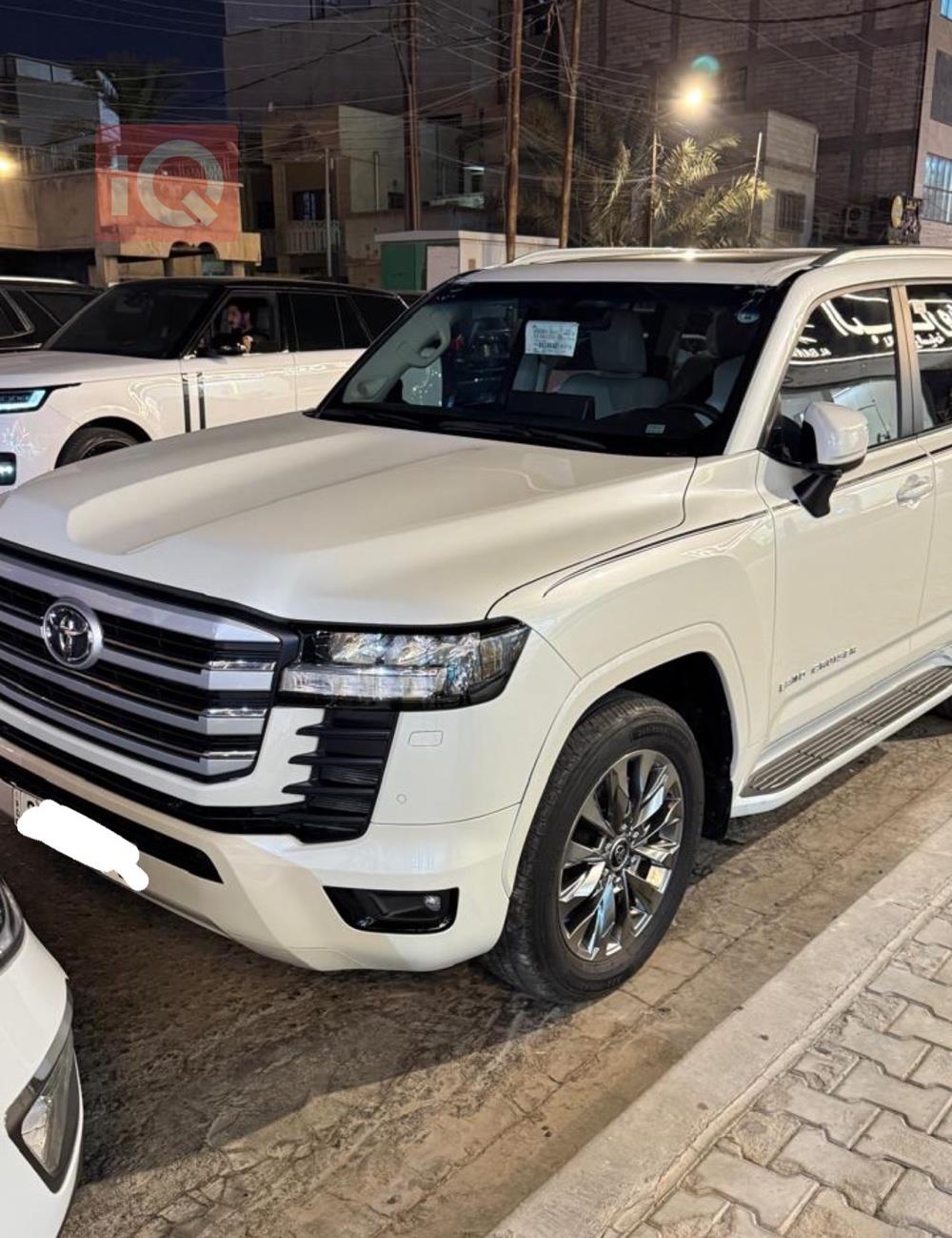 تۆیۆتا لاند کروزەر